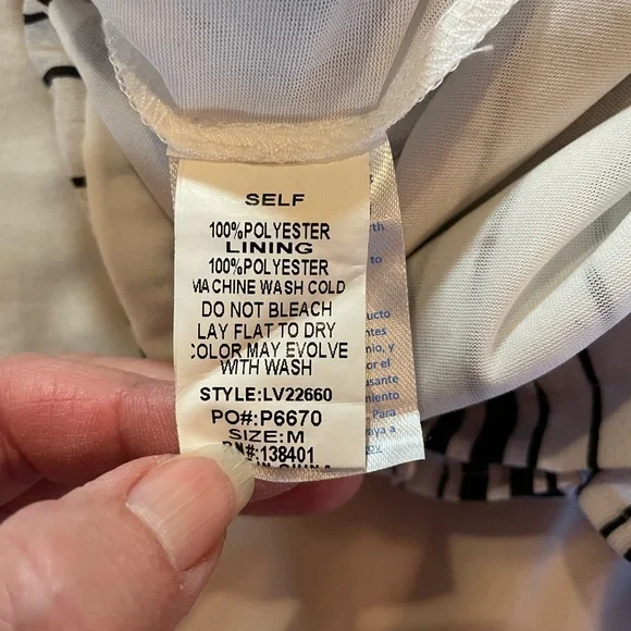 Love Striped Black & White Paper Bag Shorts w/Pockets & Tie-Waist, Size Medium - Picture 10 of 12